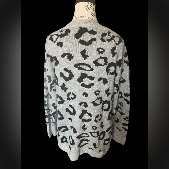 Abercrombie & Fitch Sweater - Picture 2 of 3